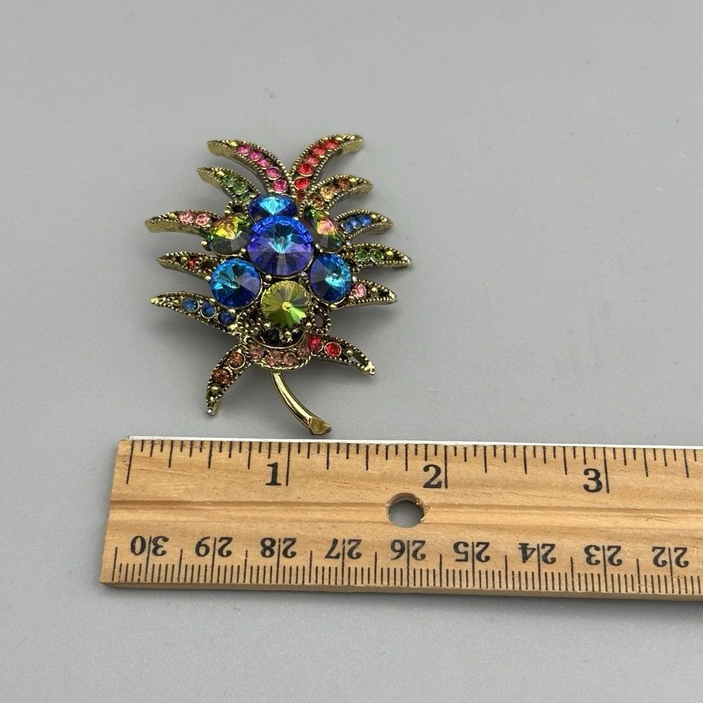 Vintage Weiss Brooch Harlequin Rivoli Unsigned Leaf GORGEOUS RARE